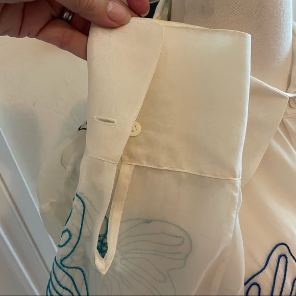 Due Per Due Embroidered large flower silk long sleeve blouse - Picture 4 of 7